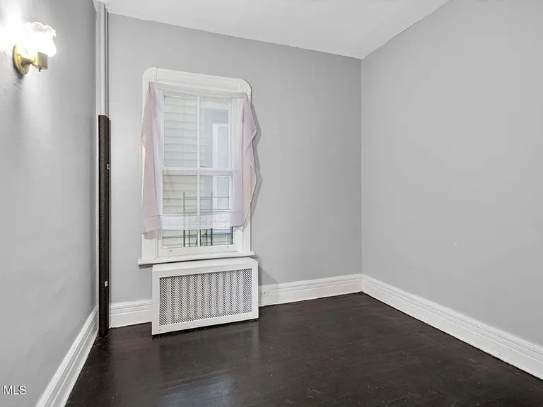 472 Hudson Ave #1 — Photo 9