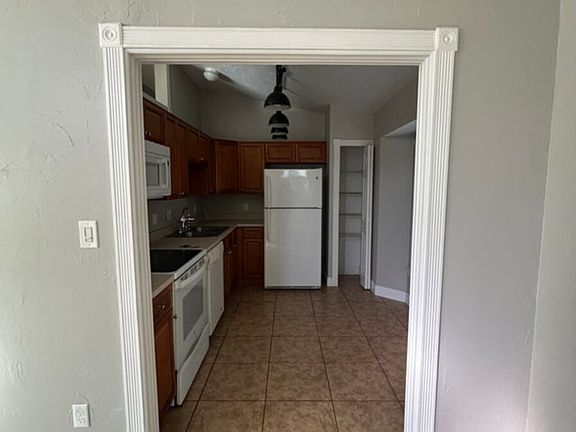 5th image of 316 San Gabriel St