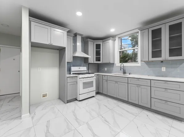 233 Avenue B, Bayonne, NJ