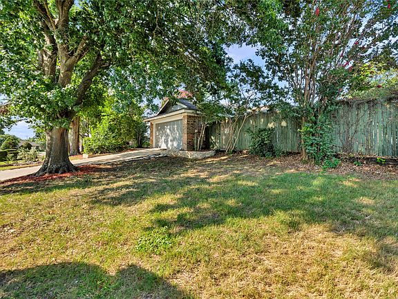 5th image of 306 Woodlawn Dr