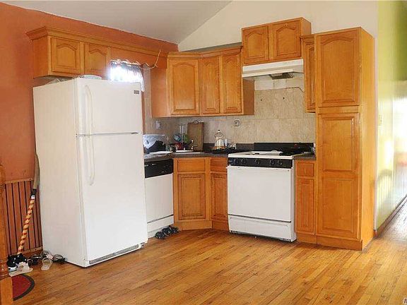 4th image of 150-32 Shore Ave Floor 3