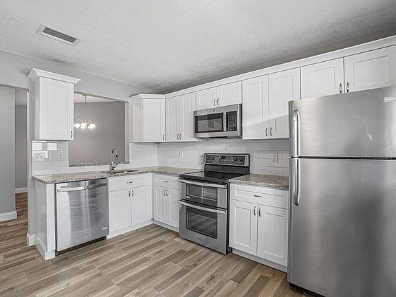 5th image of 15234 Lakes Of Delray Boulevard #275