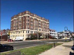 285 Lynn Shore Dr APT 305, Lynn, MA 01902
