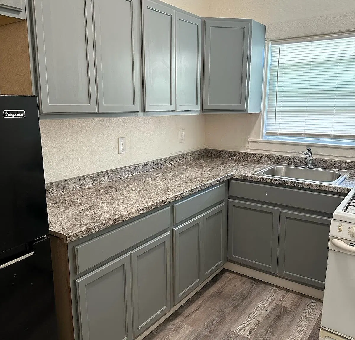 Studio, 700 sqft, $950 — Photo 2