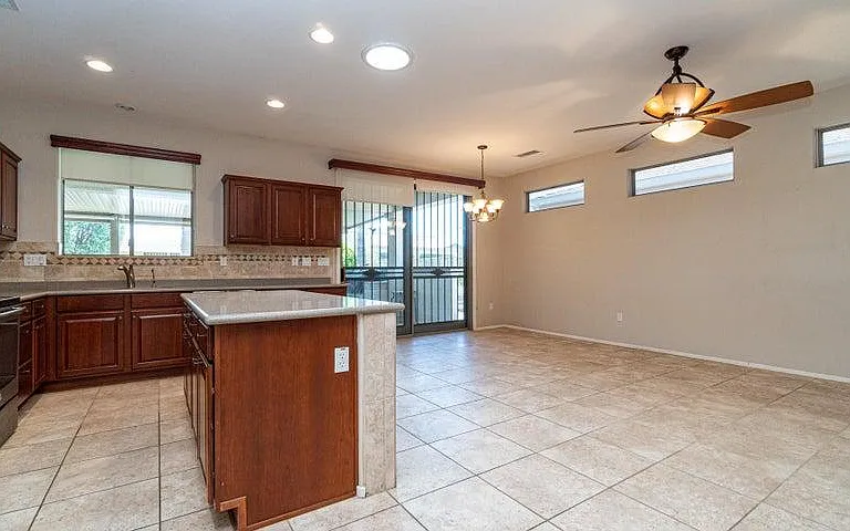 16929 W Cortaro Point Dr — Photo 7