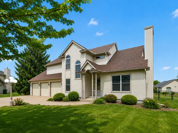 8057 Garfield St NE, Spring Lake Park, MN 55432