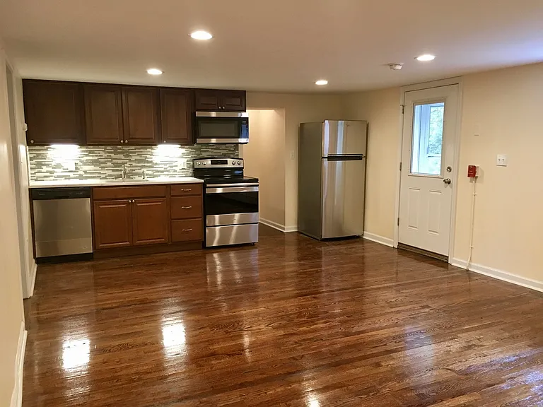 239 Centre St — Photo 1