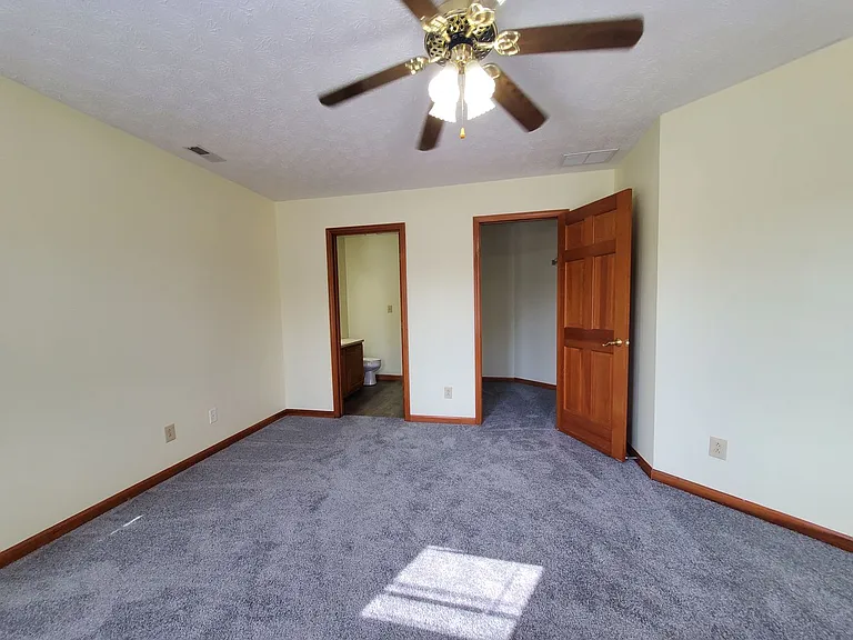 324 Redwood Blvd — Photo 31