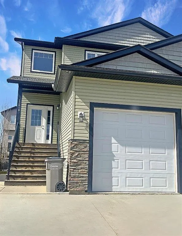 3 bed, 1.5 bath, 1448 sqft, $2,300 — Photo 1