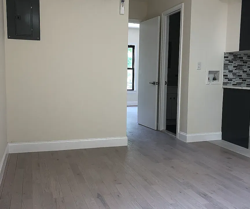 67 Dahlgren Pl #2