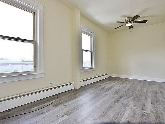 4th image of 102 Green St #2