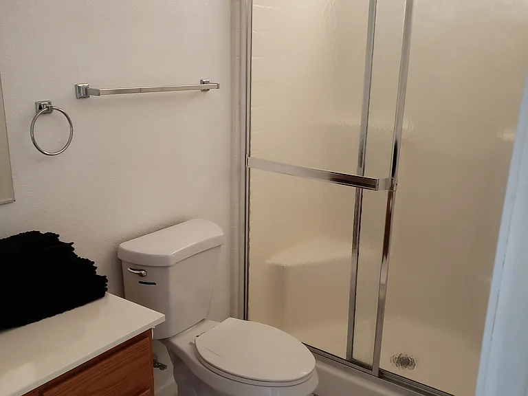 2736 Georgia Ave — Photo 7