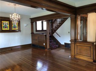 1135 Krug Park Pl, Saint Joseph, MO 64505