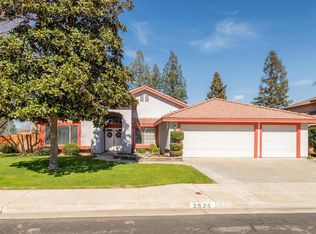 2525 Dennis Ave, Clovis, CA 93611