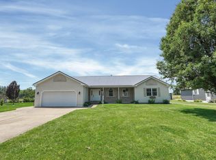 385 Spring Valley Dr, Zanesville, OH 43701