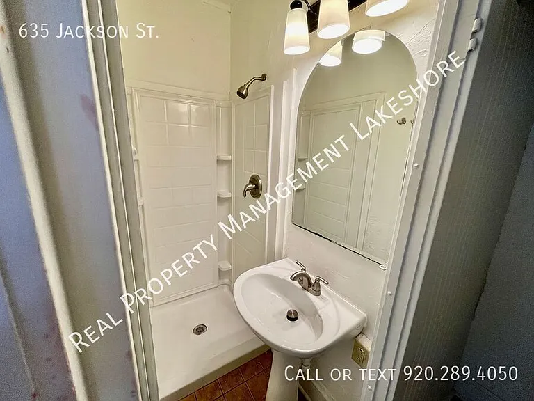 635 Jackson St — Photo 7