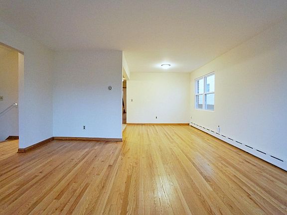3rd image of 27 Keats St #1