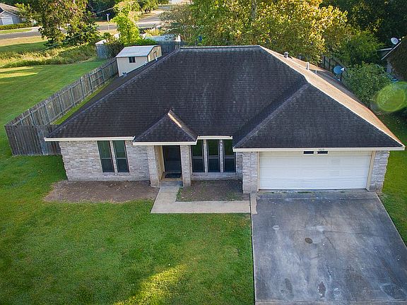 2nd image of 1805 Chapel Heights Dr