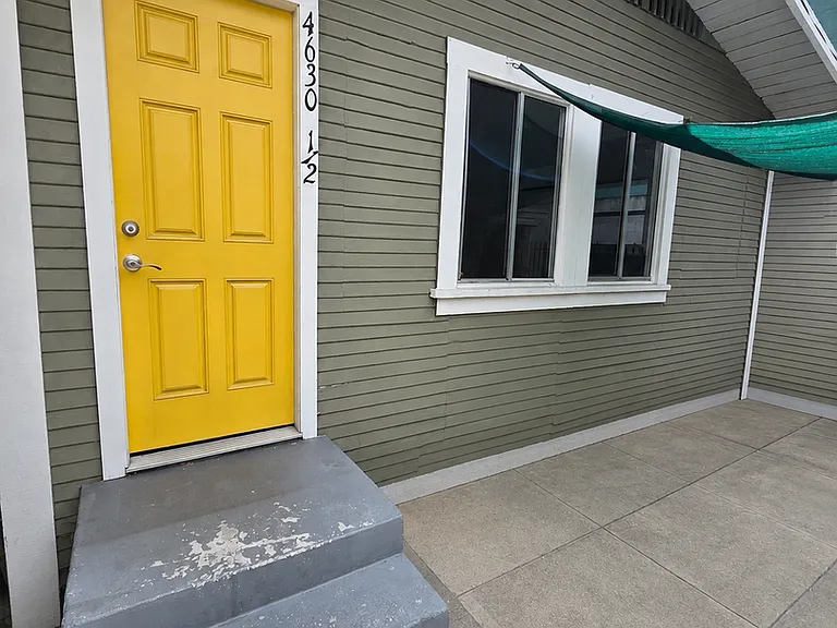 4628 York Blvd — Photo 1