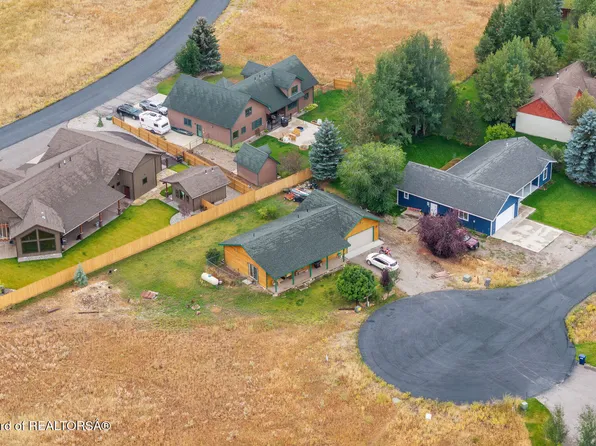 619 Snake River Dr, Alpine, WY 83118
