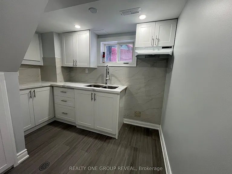 75 Regatta Cres #BASEMENT — Photo 7