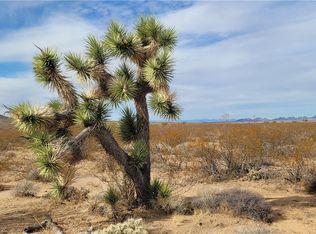 W Silver Dr, Yucca, AZ 86438