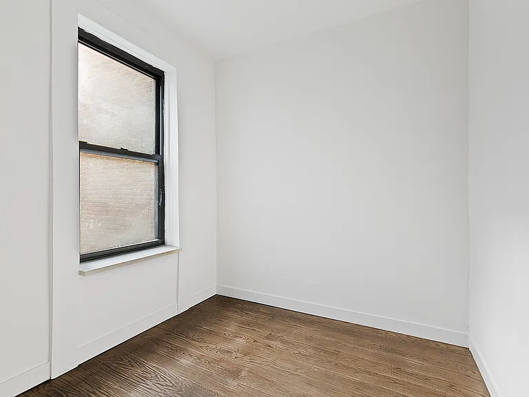 332 E 4th St #54 — Photo 4