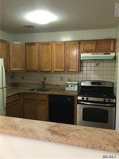 1st image of 82-33 Country Pointe Cir