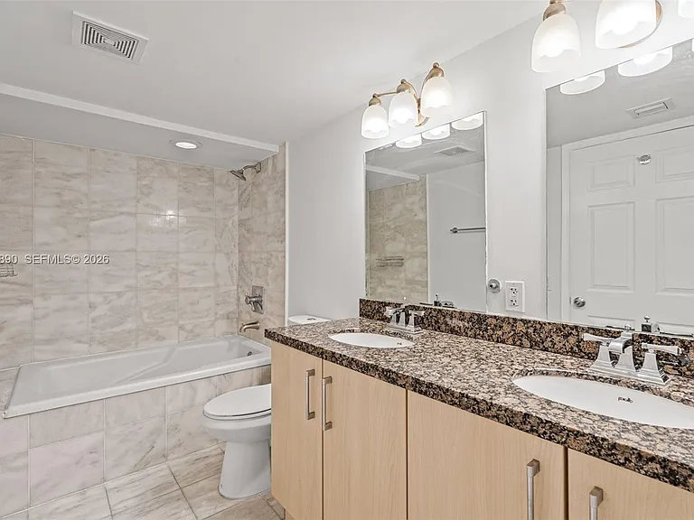 6362 Collins Ave #514 — Photo 32