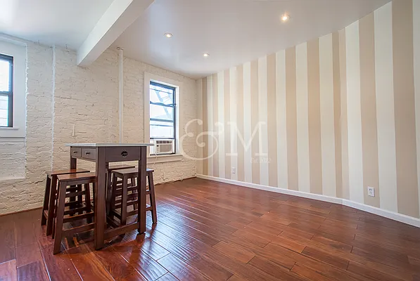 Rented by Brick&Mortar | media 7