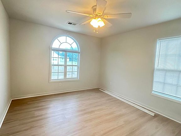 4th image of 903 Northwood Dr
