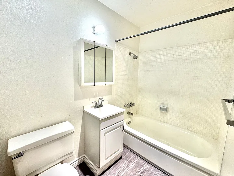 7821 Linda Vista Road — Photo 7