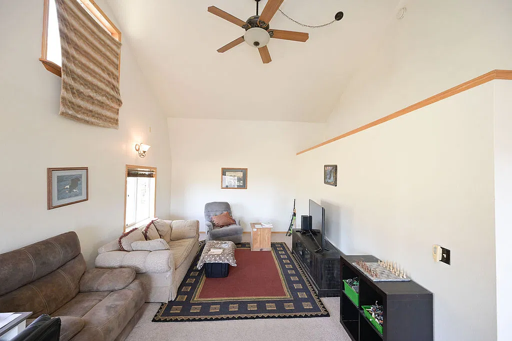 3 bed, 1700 sqft, $2,000 — Photo 3