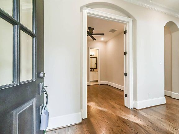3rd image of 858 Dunleigh Meadows Ln