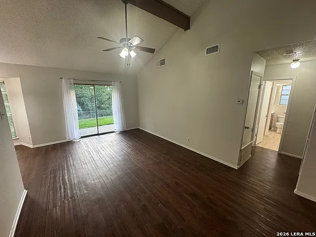 3 bed, 1.5 bath, 1053 sqft, $1,435 — Photo 3