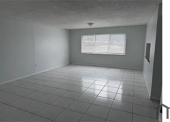 525 N 62nd Ave #7 — Photo 5