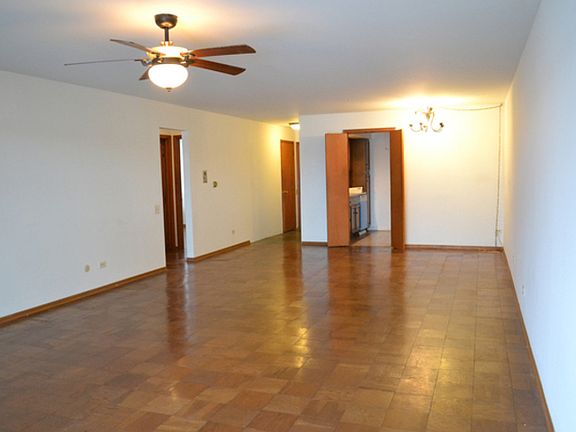 3rd image of 565 Carl Ave APT 106