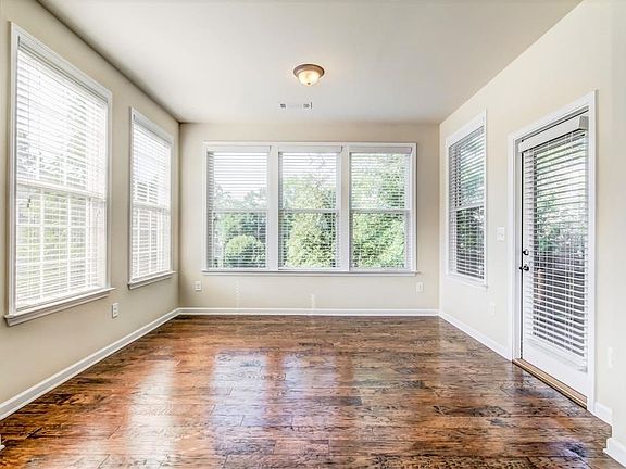 4th image of 4286 Laurel Creek Ct SE