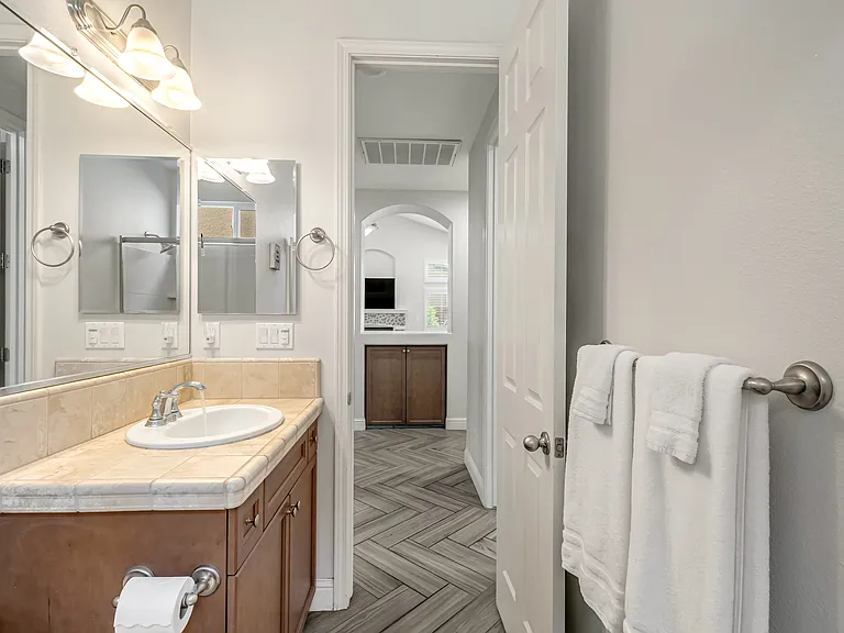 8582 N Garden Ave — Photo 37