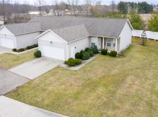 851 Emerald Lake Pkwy, Ravenna, OH 44266