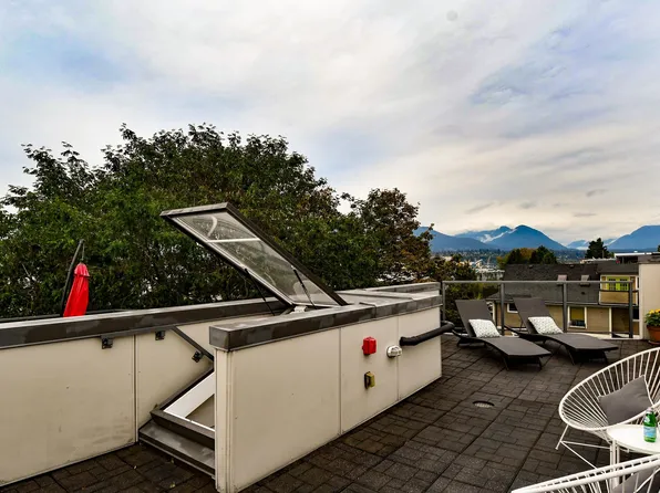 2118 Eton St, Vancouver, BC V5L 1C7