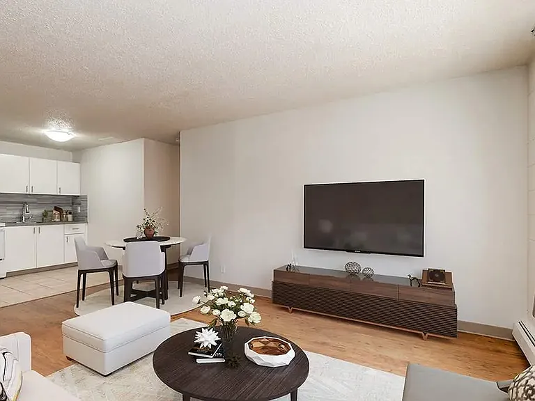 2241 14th St SW — Photo 3