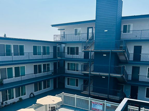 4th image of 1741 Park Ave APT 17