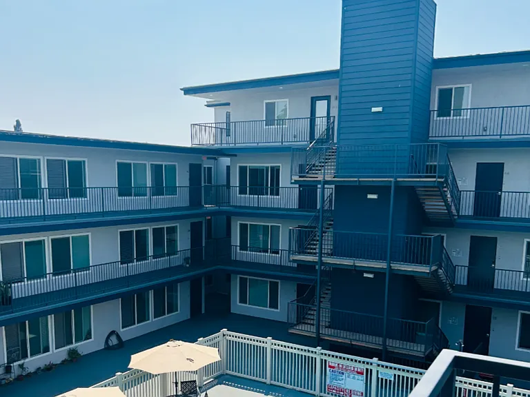 Park Apartments — Photo 3