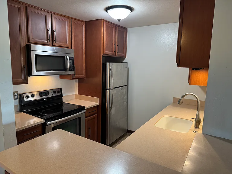 8640 Gulana Ave #J2009 — Photo 7
