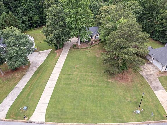 4th image of 605 Freeman Dr