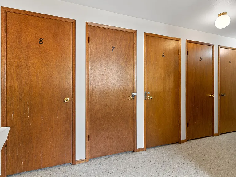 1036 E Desmet Ave — Photo 13