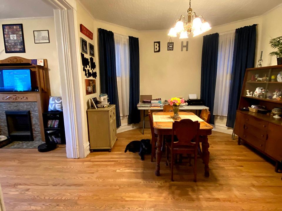 1st image of 4142 N Southport Ave #1