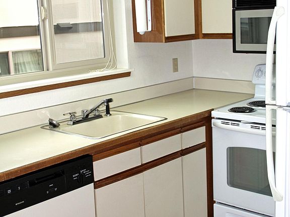 2nd image of 2405 NW 67th St Unit 102