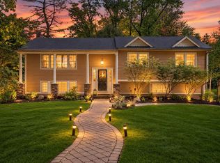 521 Avon Ct, River Vale, NJ 07675